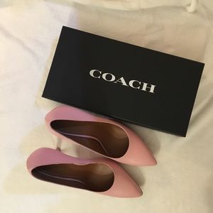 PRICE DROP! 👏🏼  Coach pink soft pointed pumps